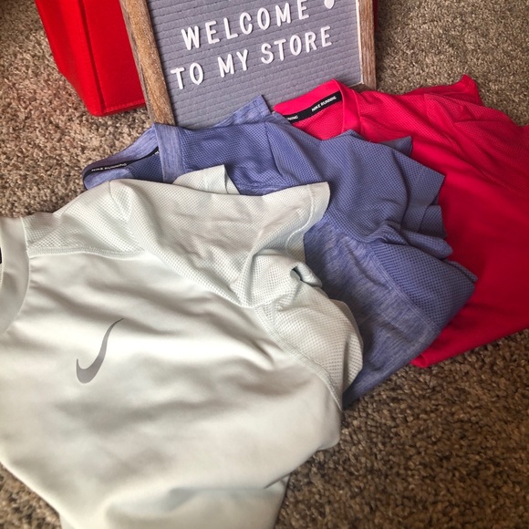 ❌SOLD ❌ Nike shirts - Picture 2 of 2